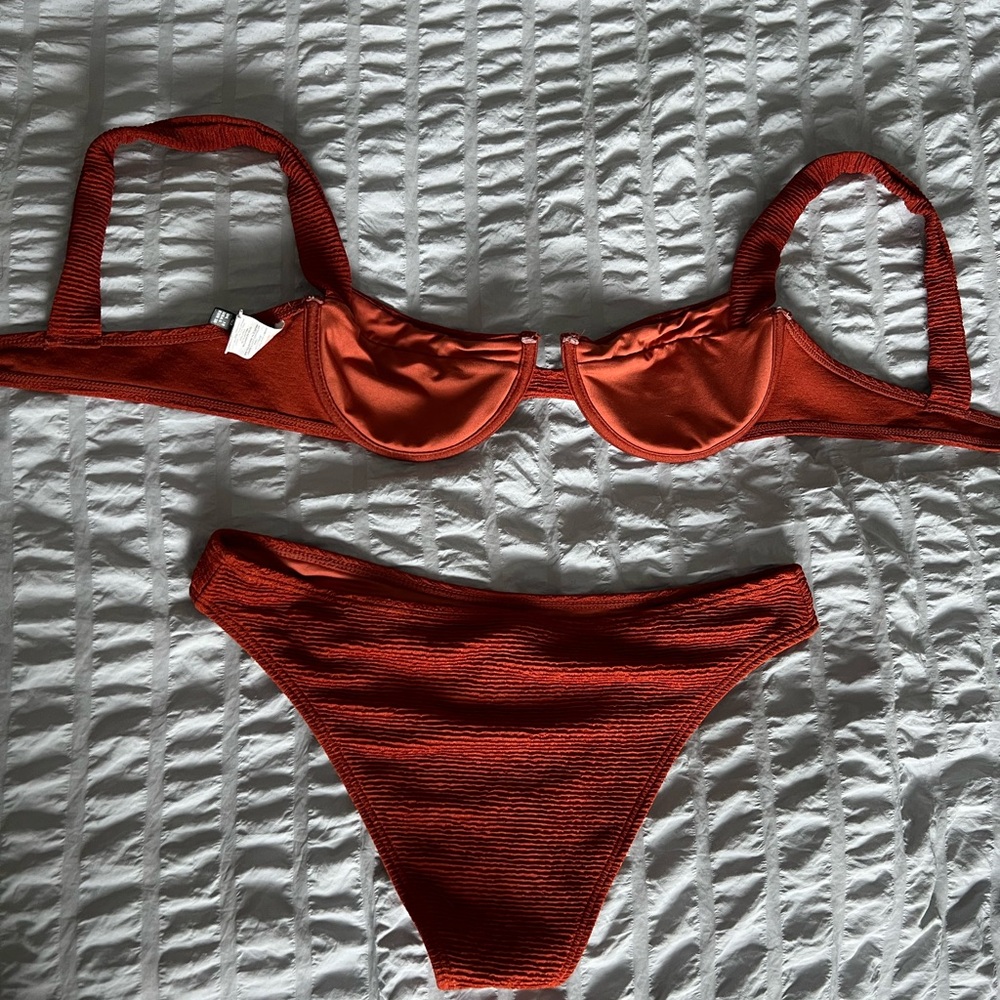 Bikini Set - Picture 2 of 3